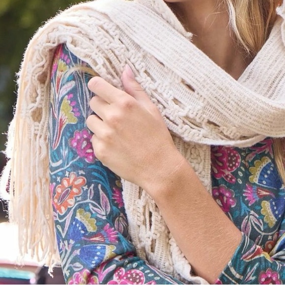 Cozy Chic Ivory Knit Scarf with Hood! - Picture 1 of 4